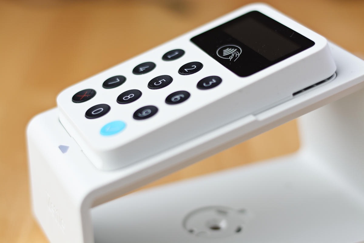 izettle-reader-mit-dock iZettle Reader mit Dock